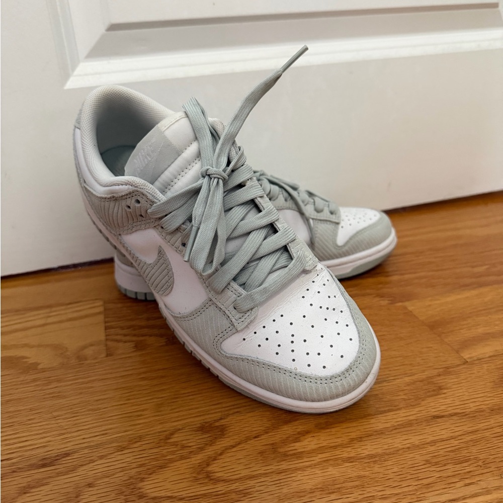 Nike Women's Dunk Low in Light Silver Corduroy - Picture 3 of 6
